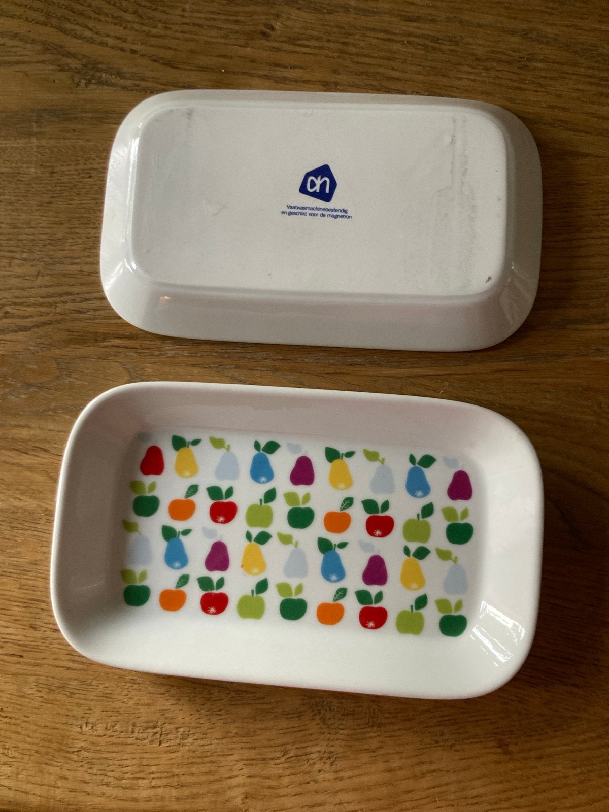 2 AH gebaksbordjes/fruitschaaltjes retro appel en peer, Gebruikt, Keramiek, Ophalen of Verzenden, Schaal of Schalen