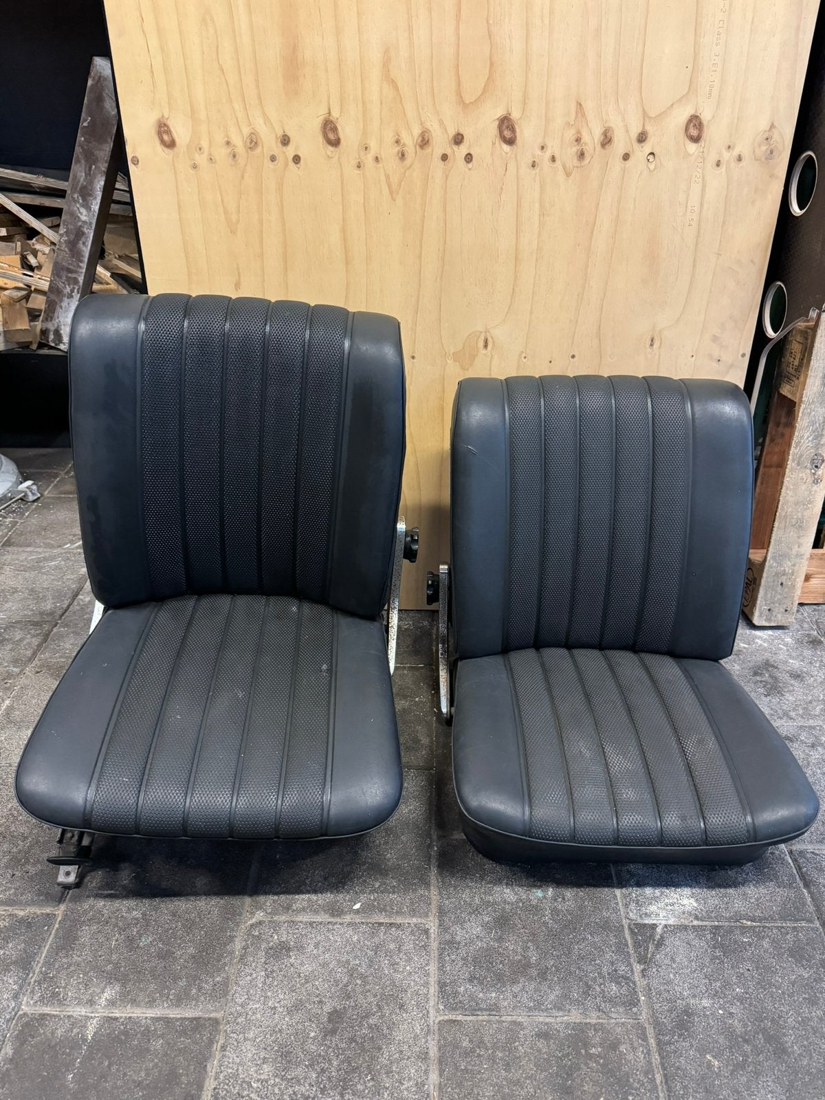 W110 W111 Heckflosse interieur Stoelen stoel zwart leer, Auto-onderdelen, Ophalen, Gebruikt, Mercedes-Benz