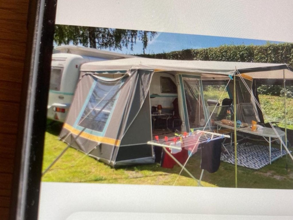 Eriba Future 480 LUIFEL, VOORTENT, MOVER, Standaardzit, Bedrijf, 4 tot 5 meter, Holzstraße 19, D-88339 Bad Waldsee, Duitsland