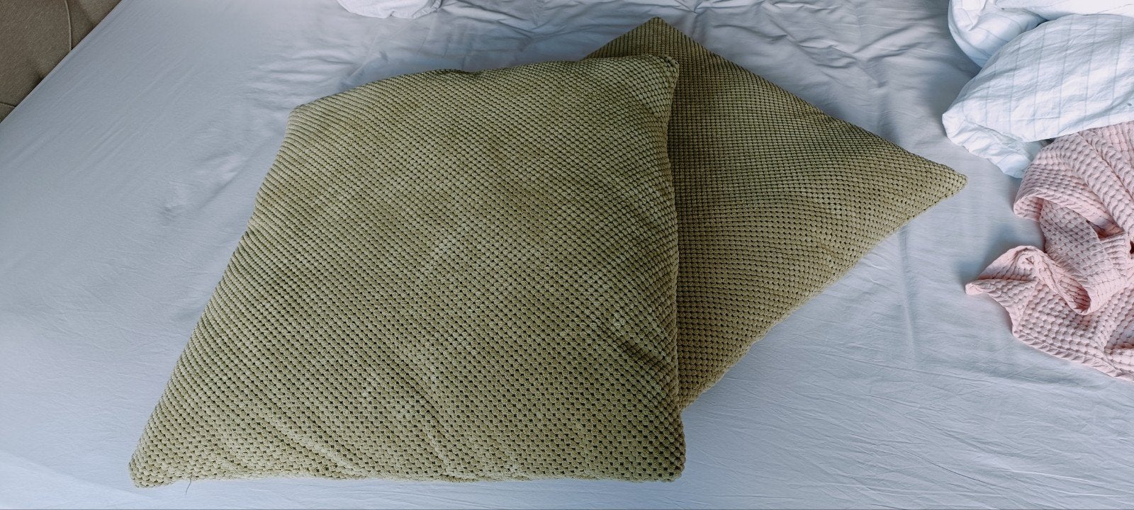 2 grote groene kussens blokjes xenos, Huis en Inrichting, Woonaccessoires | Kussens, Ophalen, Nieuw, Groen, Vierkant