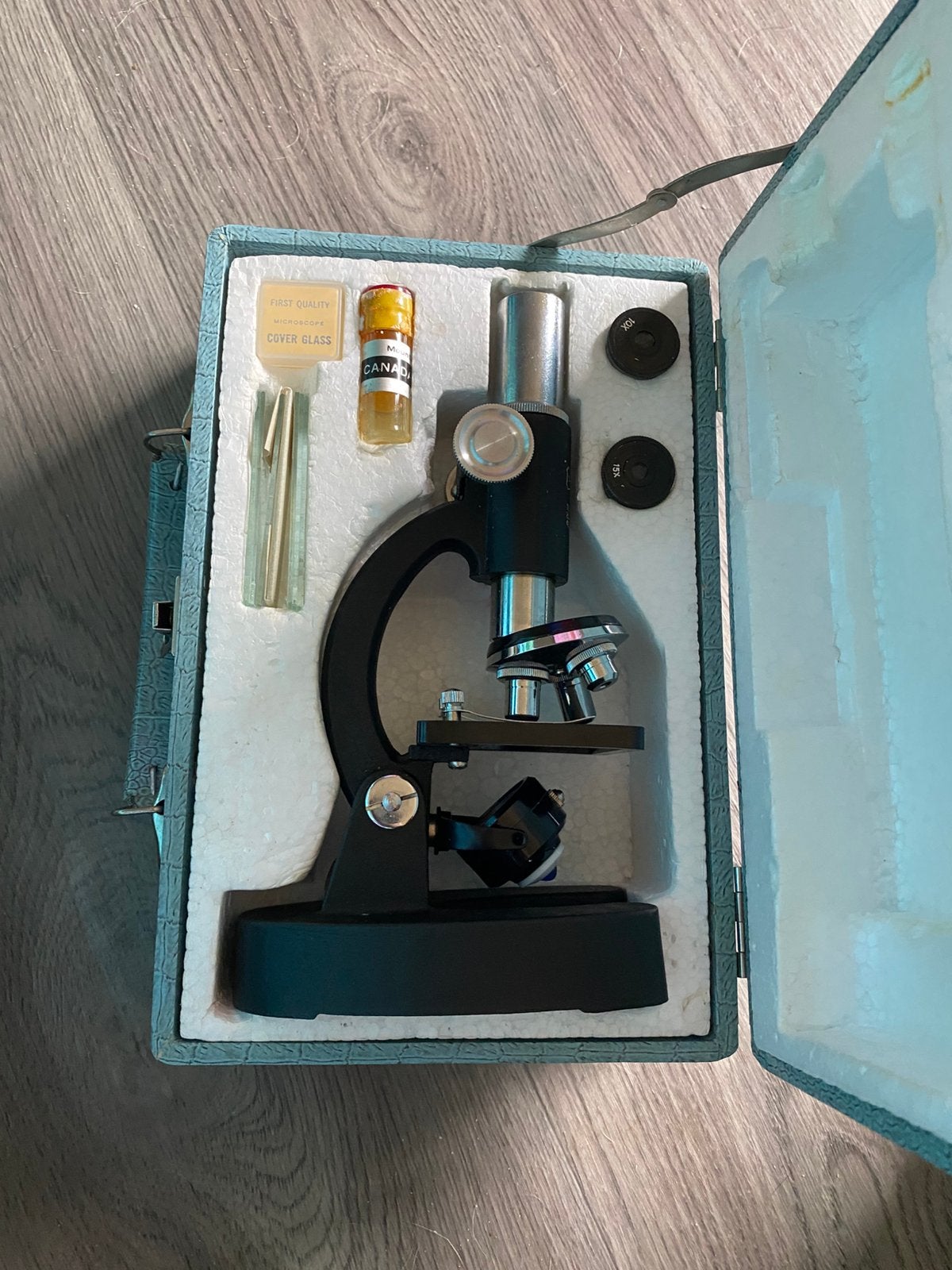 Vintage NEMROD Microscoop. Compleet in koffertje., Ophalen of Verzenden, Zo goed als nieuw, 400x tot 1000x, Biologische microscoop