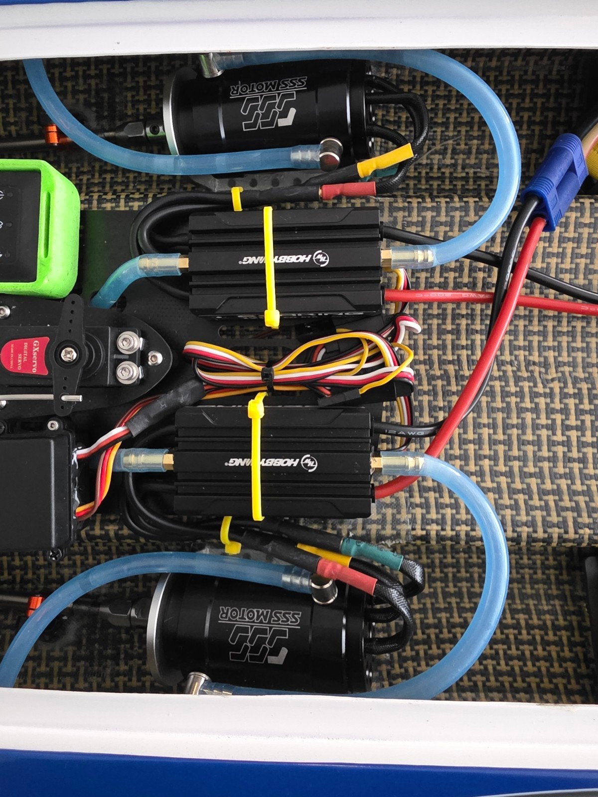 2x Hobbywing Seaking 120A V4 ESC  2x SSS 3674 2000KV Motoren, Verzenden, Gebruikt, Overige merken
