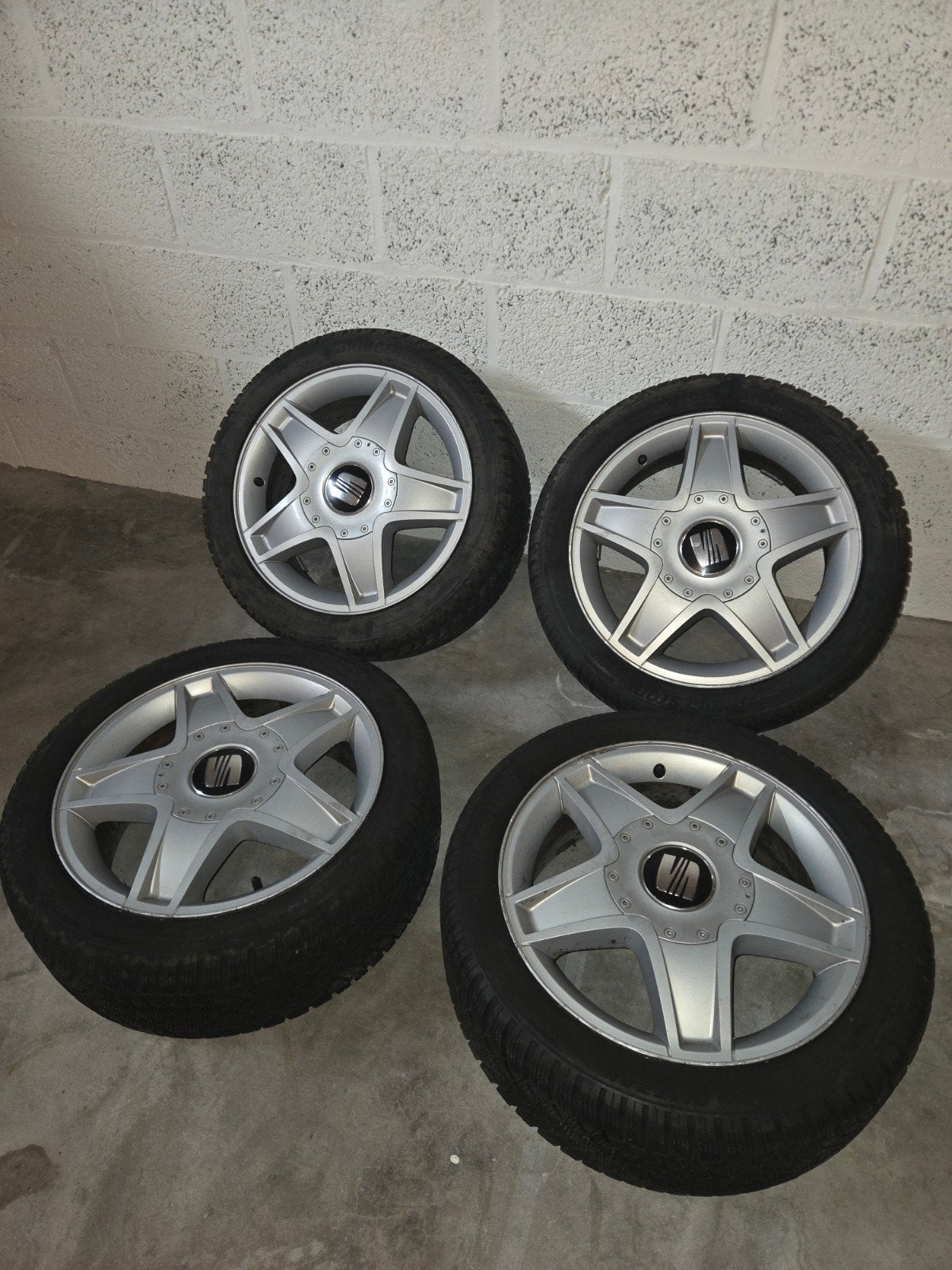 4x100. 16 inch seat cupra velgen met winterbanden, Ophalen, 16 inch, Banden en Velgen, Personenwagen