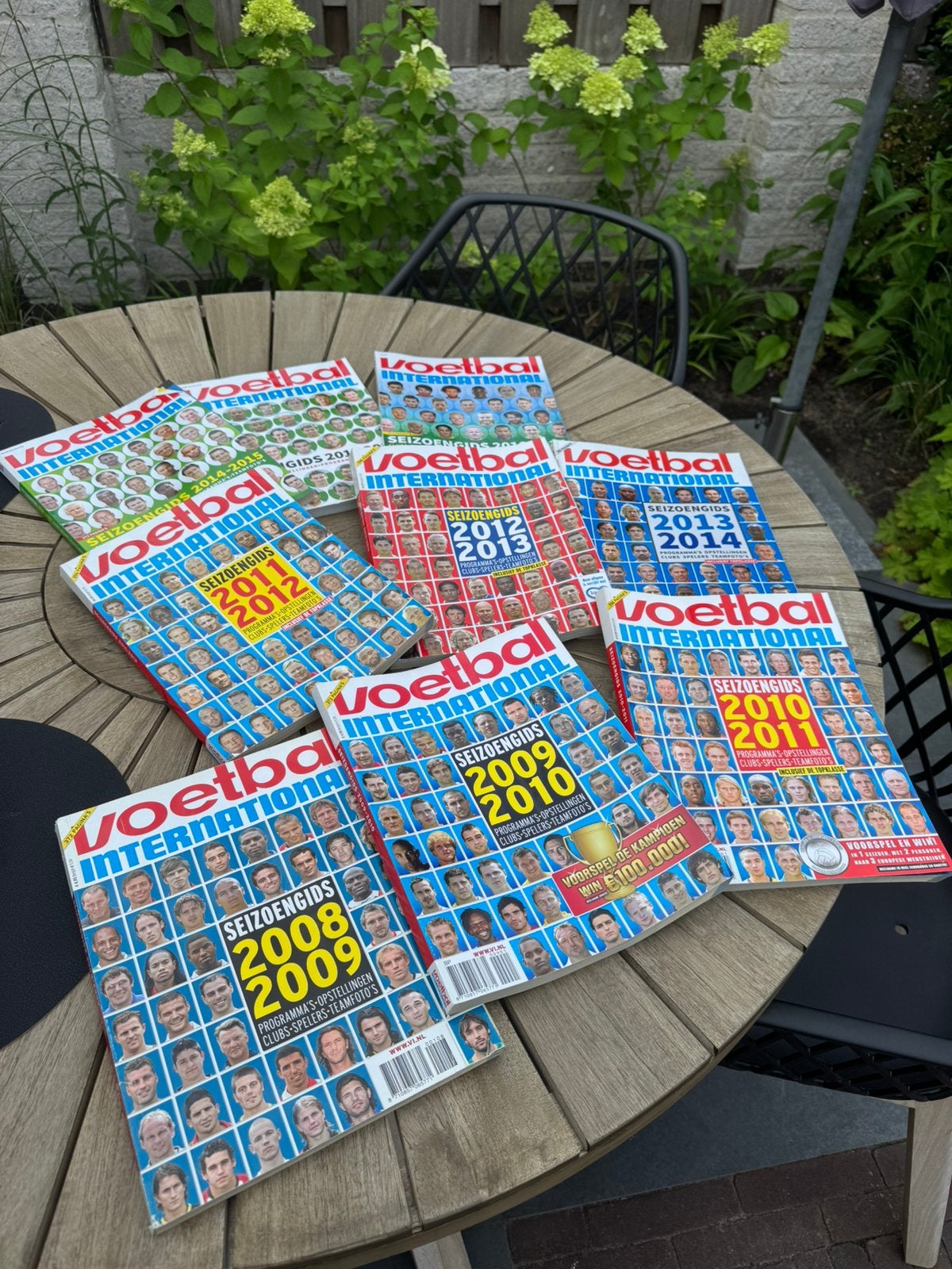 Voetbal International jaargidsen Eredivisie, Boeken, Tijdschriften en Kranten, Ophalen of Verzenden, Zo goed als nieuw, Sport en Vrije tijd
