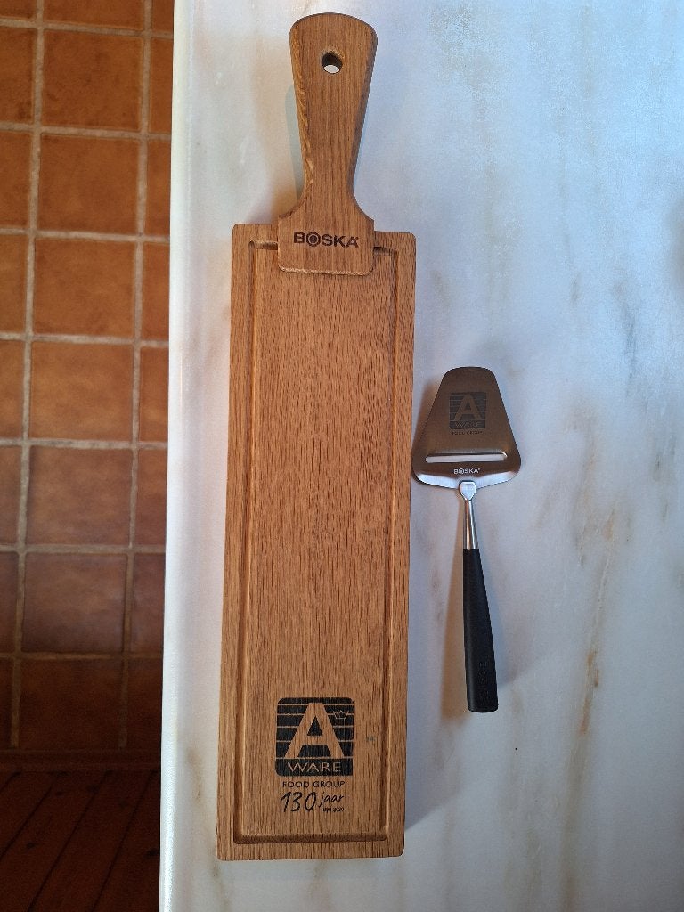 Boska serveerplank/ borrelplank/ hapjesplank met kaasschaaf, Hout, Snij-/serveerplank, Nieuw, Ophalen of Verzenden