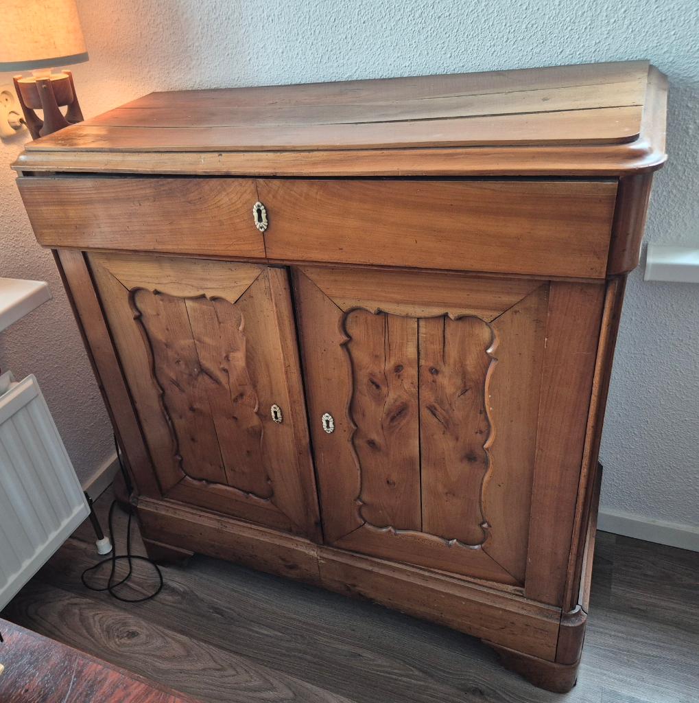 Mahonie houten Biedermeier kast, Ophalen