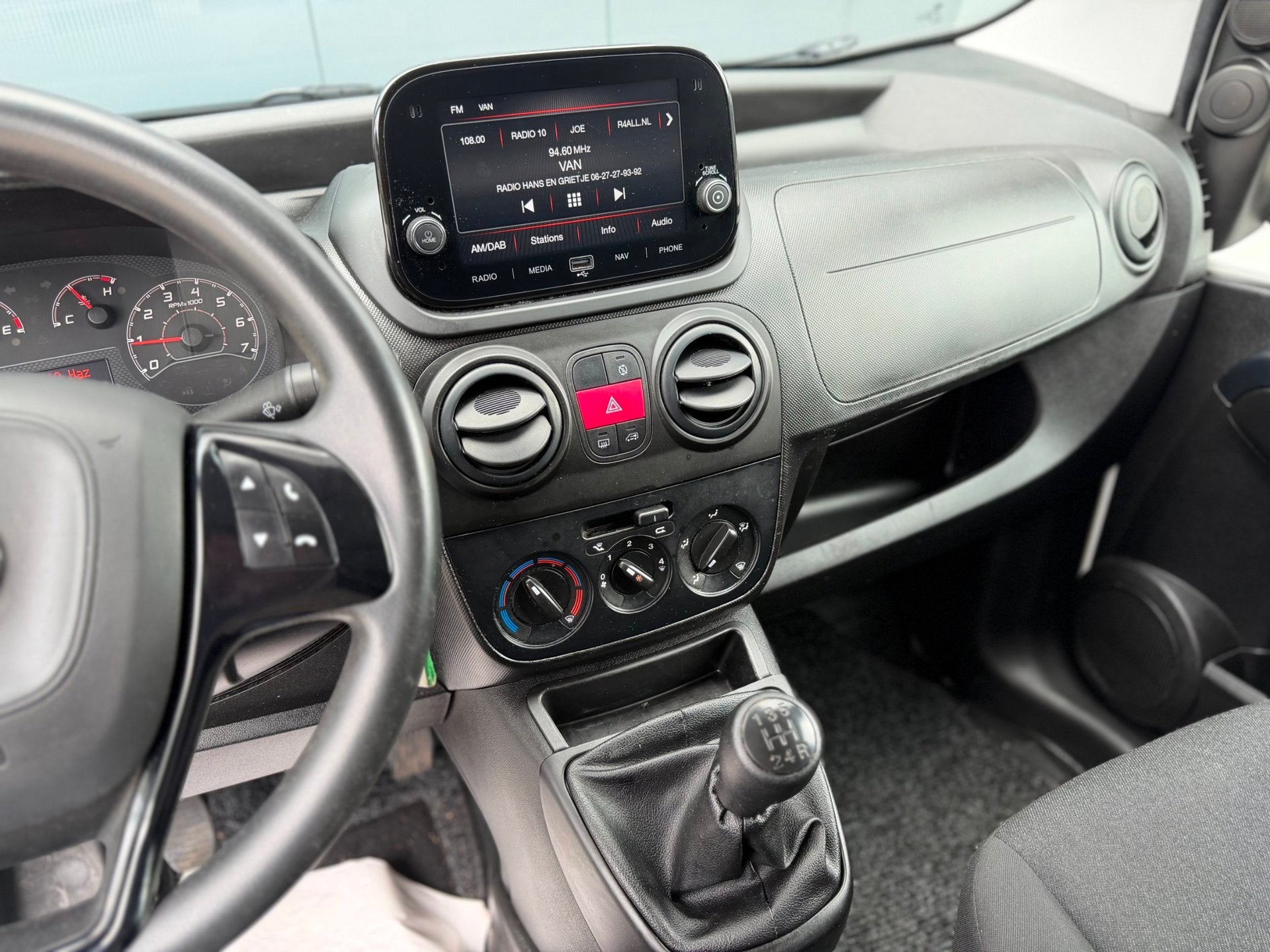Fiat Fiorino 1.3 MJ | BTW | AIRCO | SCHUIFDEUR |, Auto's, Bestelauto's, Voorwielaandrijving, Stof, Gebruikt, 400 kg