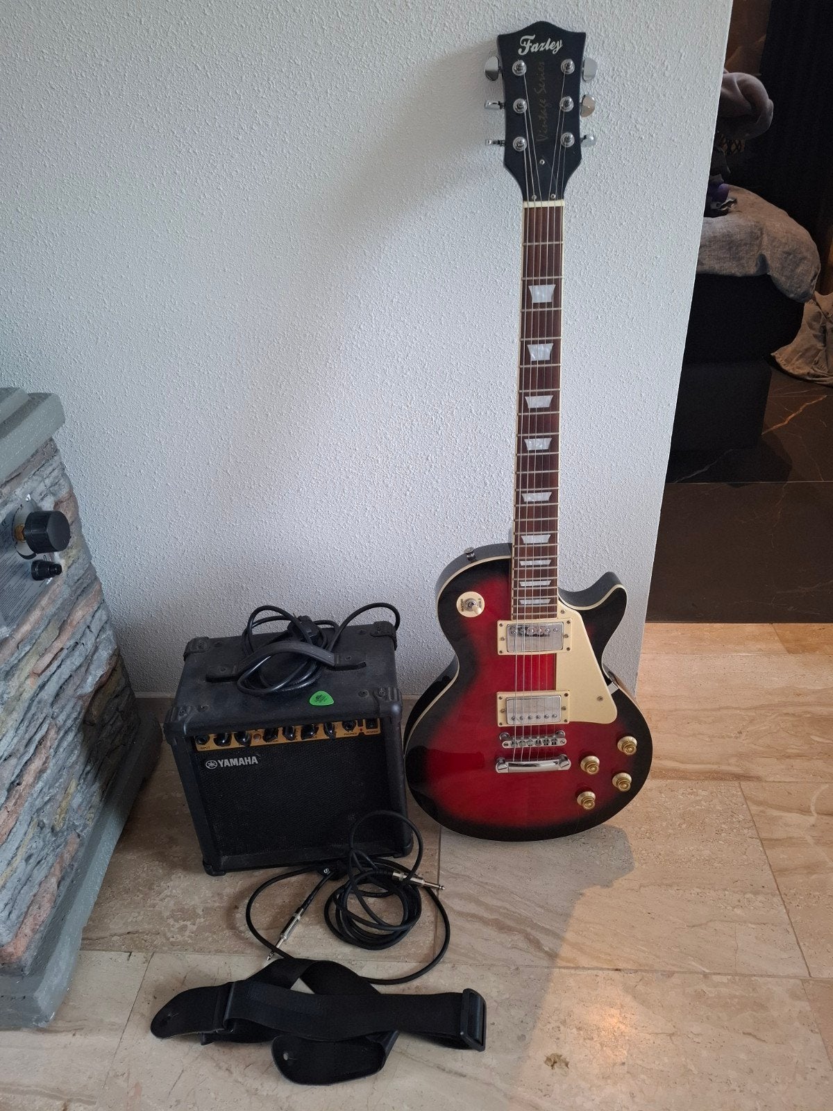 te koop fazley elektrische gitaar compleet, Muziek en Instrumenten, Ophalen, Solid body, Overige merken, Met versterker