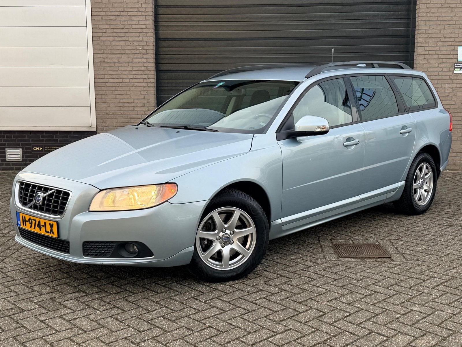 Volvo V70 nieuwe distributieriem 2.5 T AUT 2008 Blauw, Auto's, 1800 kg, Blauw, 2521 cc, Stationwagon