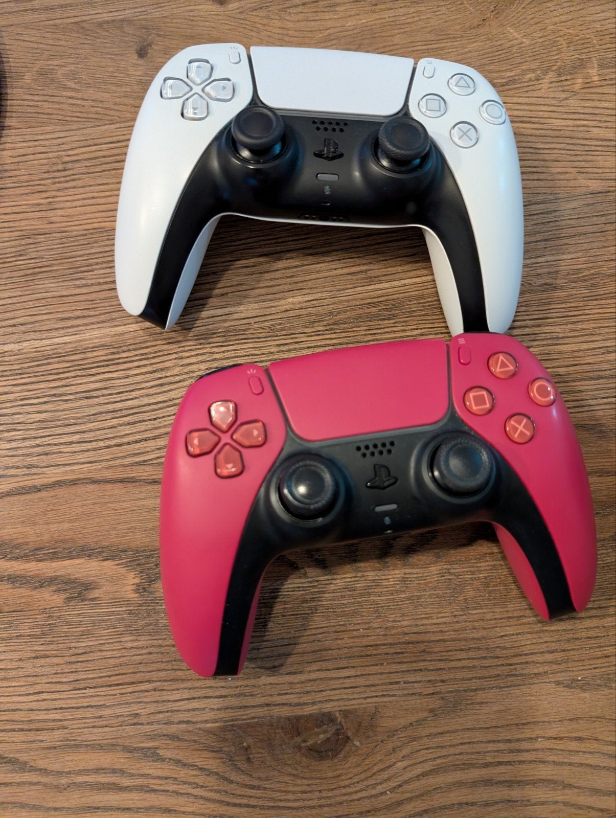 Twee PlayStation DualSense controllers, Gebruikt, PlayStation 5, Ophalen of Verzenden, Controller