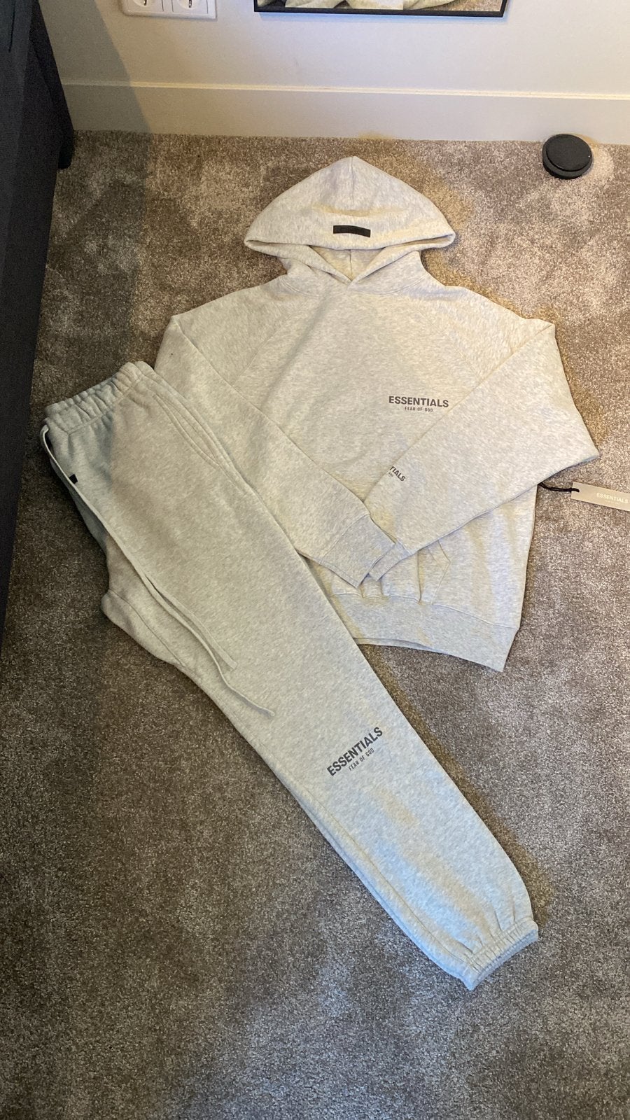 Fear of God Essentials Hoodie en Jogger Set - Grijs, Ophalen of Verzenden, Zo goed als nieuw, Maat 48/50 (M), Grijs