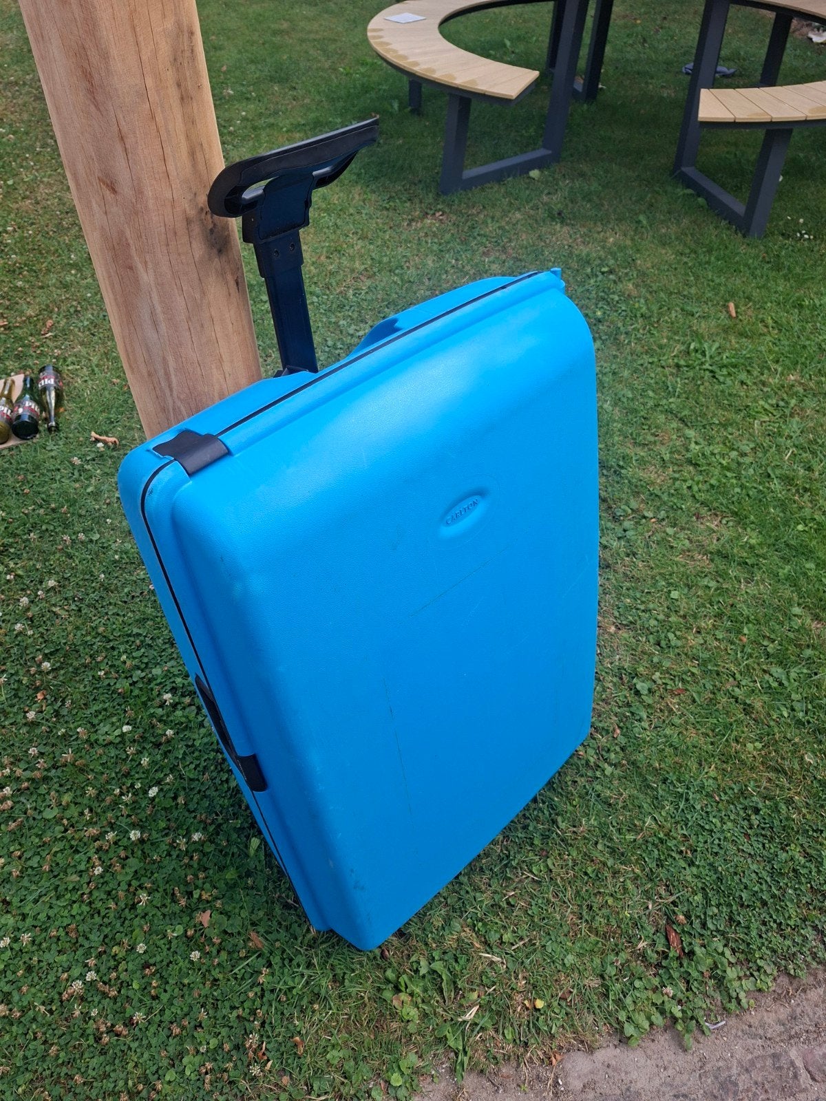 Carlton koffer met wieltjes en uitschuifbare handgreep, Wieltjes, Gebruikt, Hard kunststof, 35 tot 45 cm