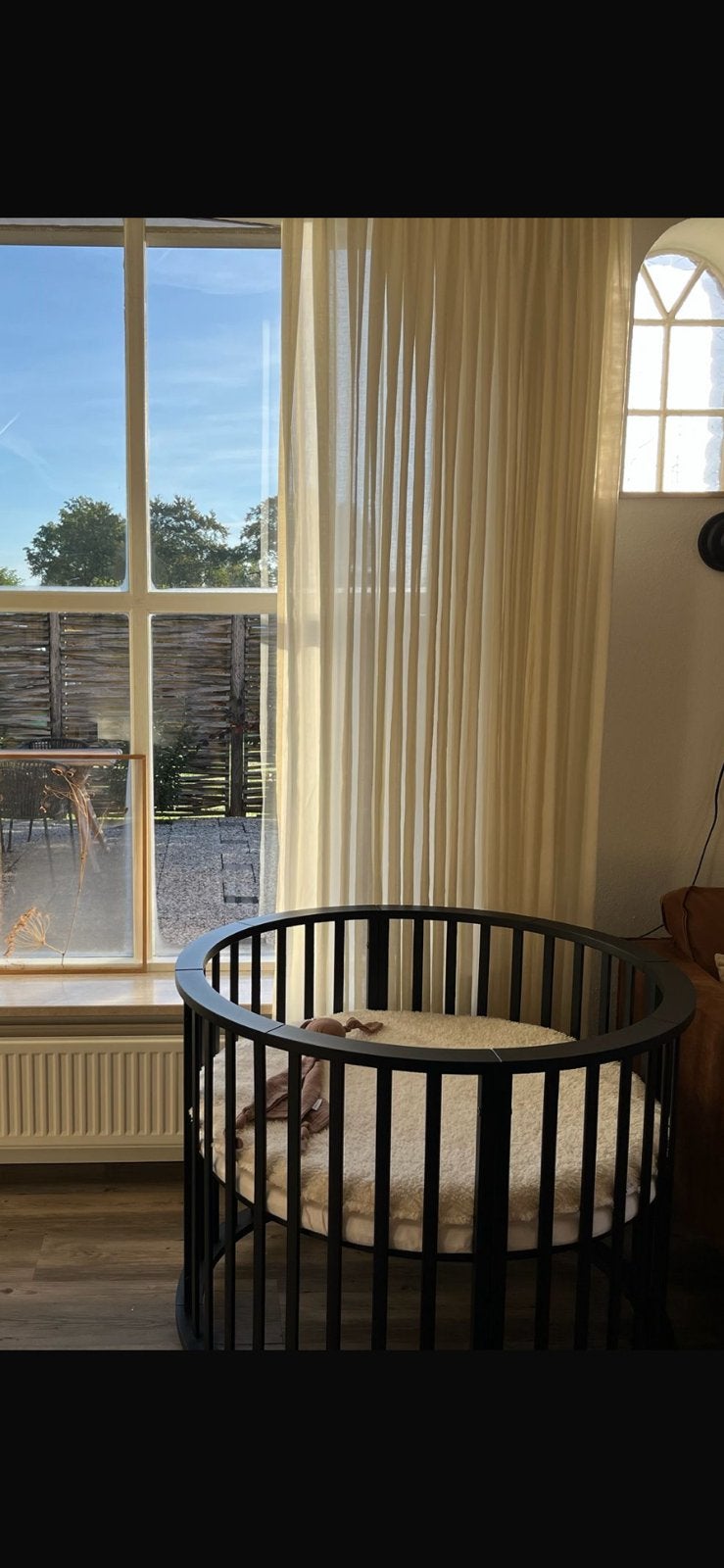 Europe baby ronde box zwart inclusief matras, Ophalen, Zo goed als nieuw, Rond