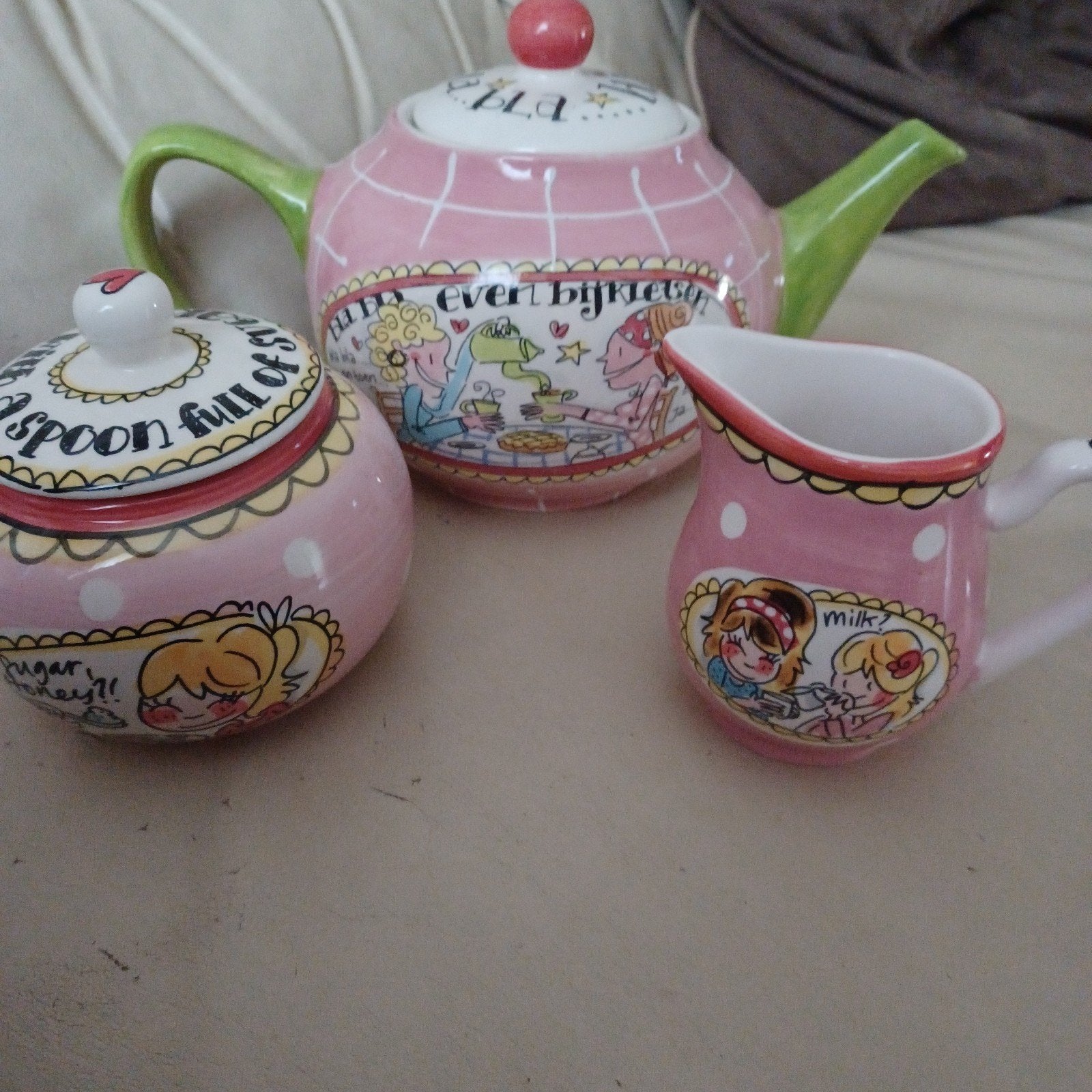 blond amsterdam theepot,suikerpot,melkkannetje 25€, Huis en Inrichting, Ophalen of Verzenden, Zo goed als nieuw, Aardewerk, Overige typen