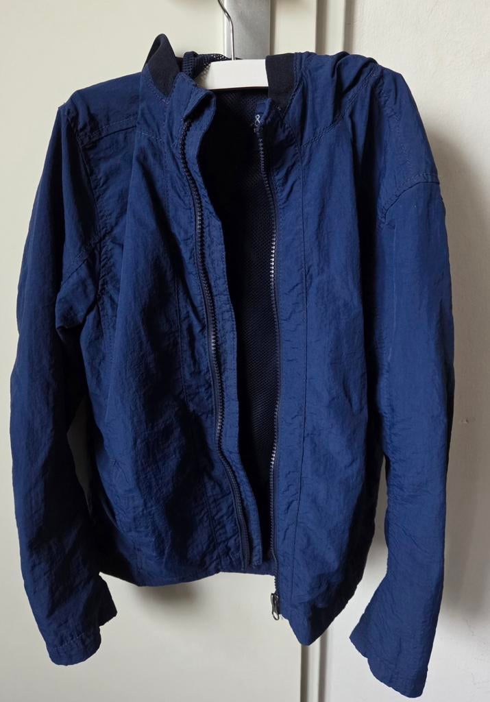 Blauwe zomer jas, meisjes/jongens,zo goed als nieuw maat 140, Ophalen of Verzenden, Zo goed als nieuw