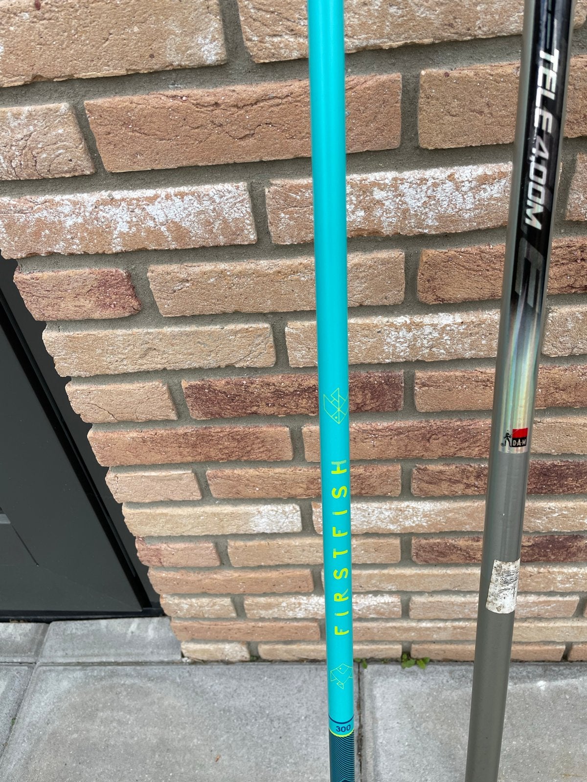 2 Vishengels: Caperlan Firstfish & Fighter Pro Tele 4.00M, Ophalen, Zo goed als nieuw, Complete hengel