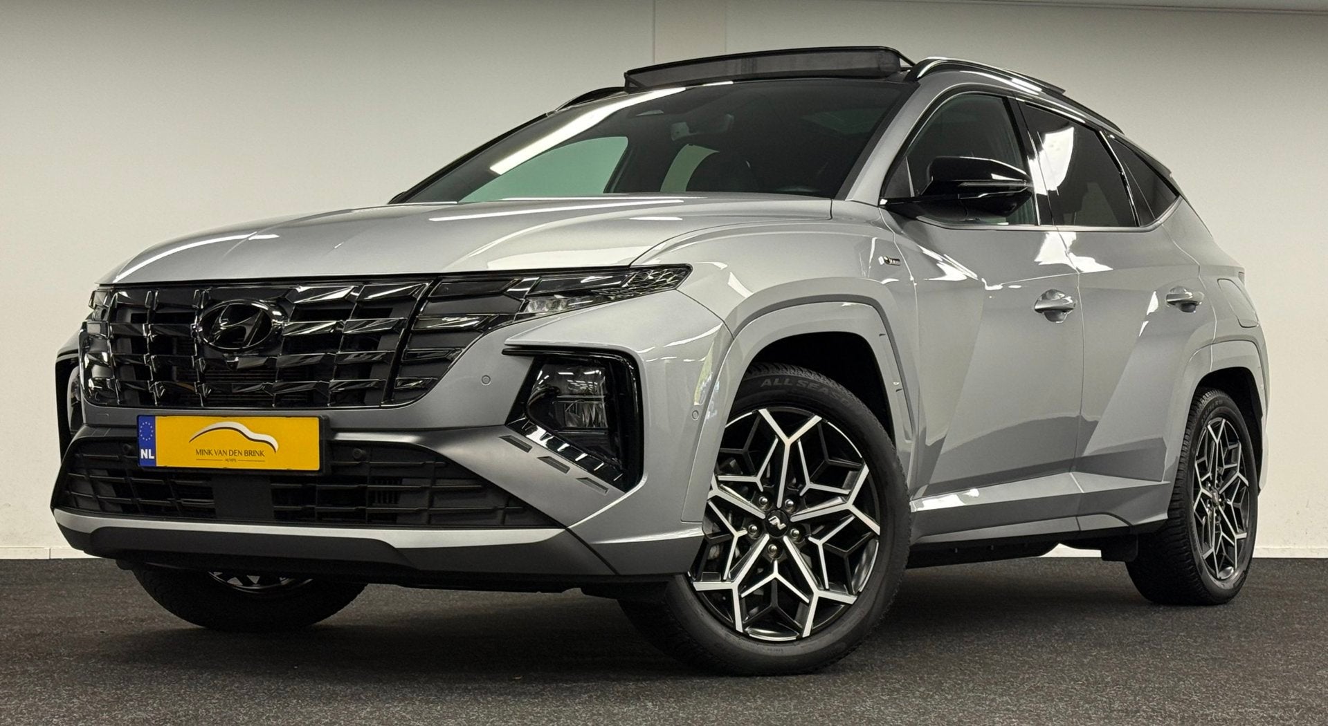 Hyundai Tucson 1.6 T-GDI PHEV N Line Sky 4WD*Panodak*Trekhaa, Auto's, Automaat, Gebruikt, Zwart, 4 cilinders