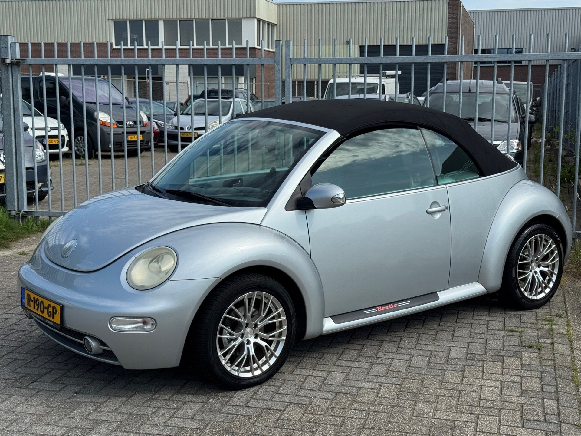 Volkswagen New Beetle Cabriolet 1.6 Turijn Comfort! Leer l E, Gebruikt, 4 cilinders, Cabriolet, 4 stoelen