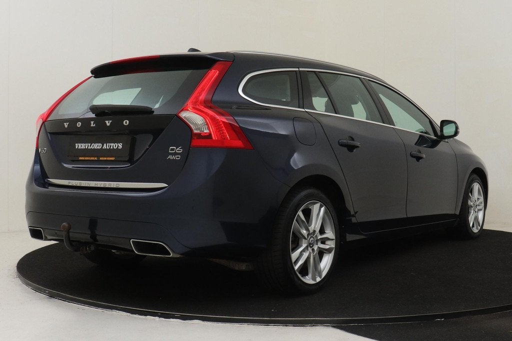 Volvo V60 D6 AWD PLUG-IN HYBRID SUMMUM -PANO.DAK|POWER-SEATS, Automaat, Blauw, 285 pk, Vierwielaandrijving