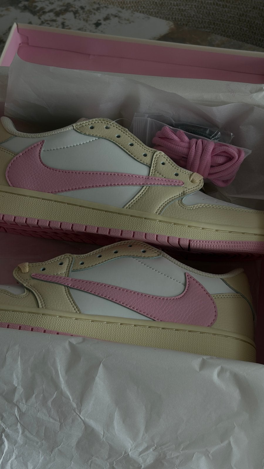 Nike Travis Scott Jordan 1 Low 'Shy Pink' (Nieuw), Overige kleuren, Nieuw, Ophalen of Verzenden, Sneakers of Gympen