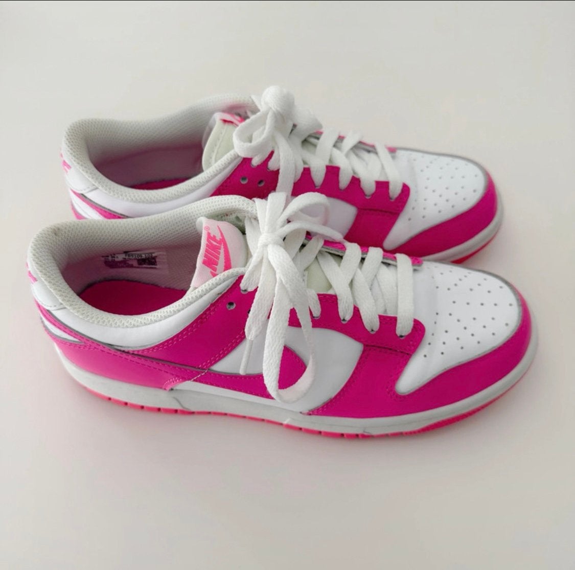 Nike Dunk Low Fuchsia, Kleding | Dames, Ophalen of Verzenden, Zo goed als nieuw