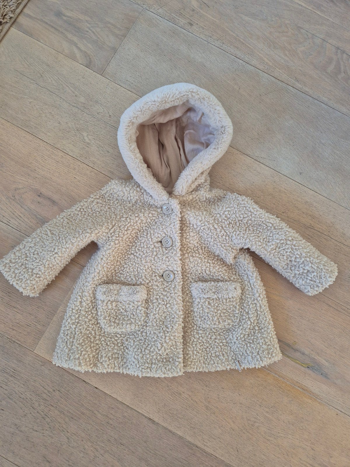 Mooi beige teddy jasje van Mayoral in maat 80, Mayoral, Meisje, Ophalen of Verzenden, Zo goed als nieuw