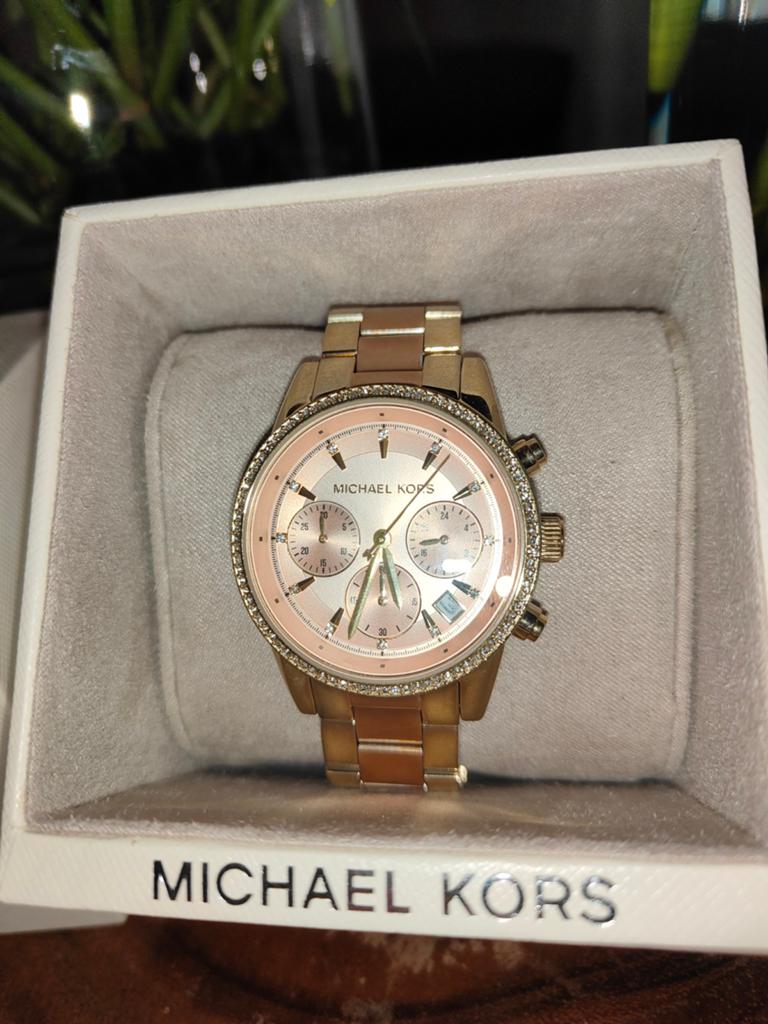 Michael Kors dameshorloge goudkleurig, Ophalen of Verzenden, Staal, Overige merken, Met strass