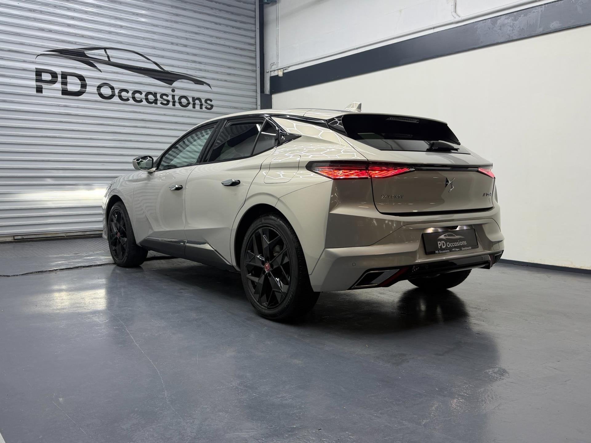 DS 4 1.6 Plug-In Hybrid 225PK Performance Line+ - Camera -HU, Auto's, DS, Dealer onderhouden, 15 km/l, Gebruikt, Zwart