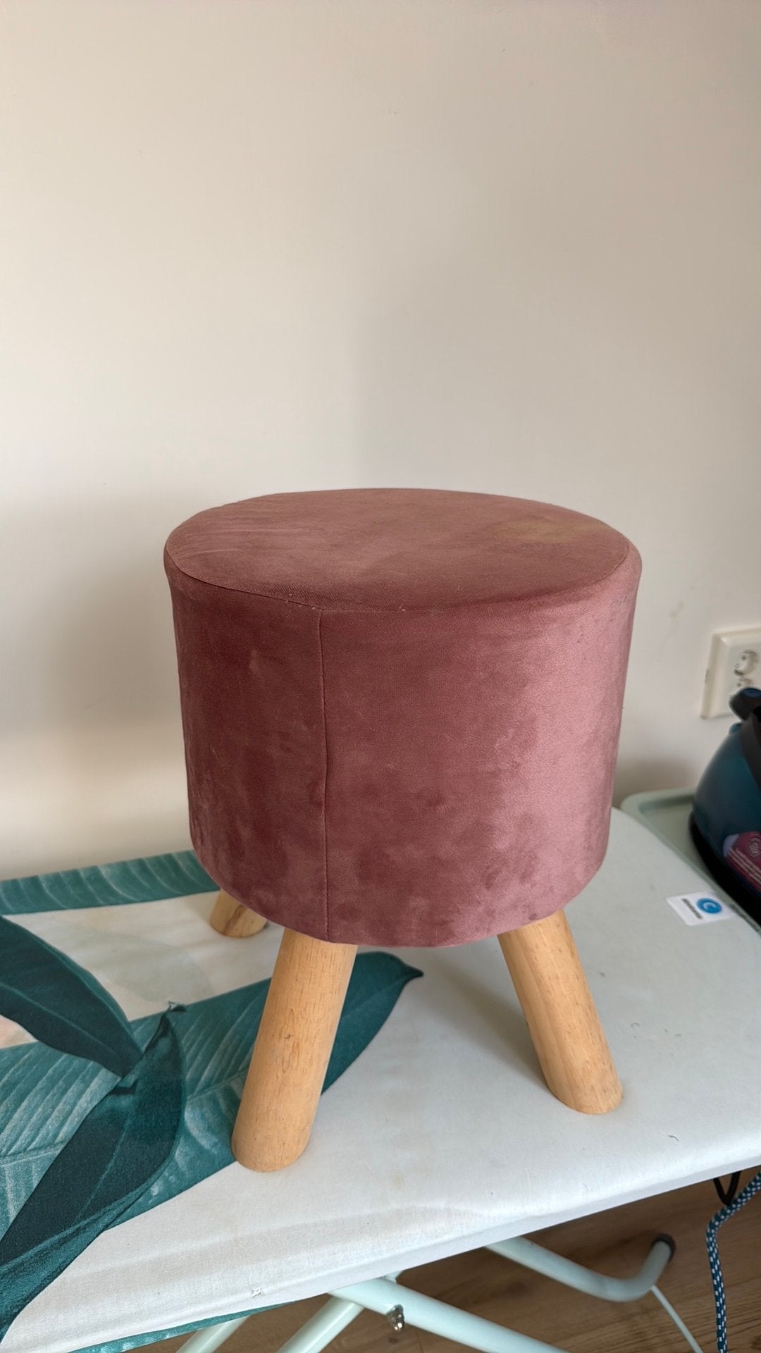Kleine roze poef, Ophalen, Minder dan 50 cm, 125 cm of meer, Zo goed als nieuw
