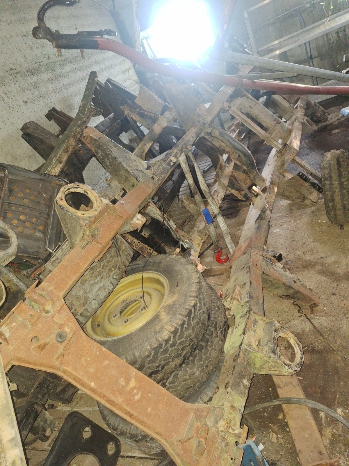 Defender Wolf chassis, Auto-onderdelen, Ophalen
