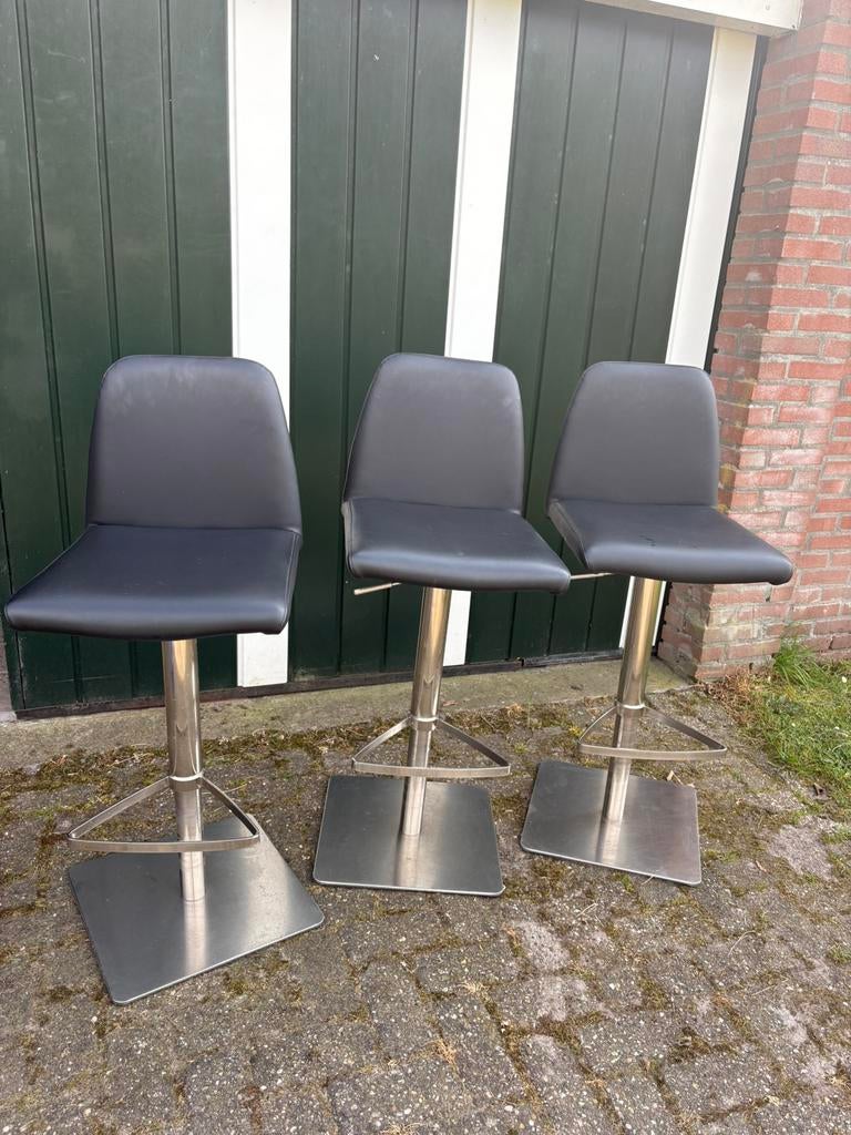 3 moderne barkrukken – verstelbaar – zwart kunstleer / RVS, Ophalen, Zo goed als nieuw, In hoogte verstelbaar, 60 tot 90 cm