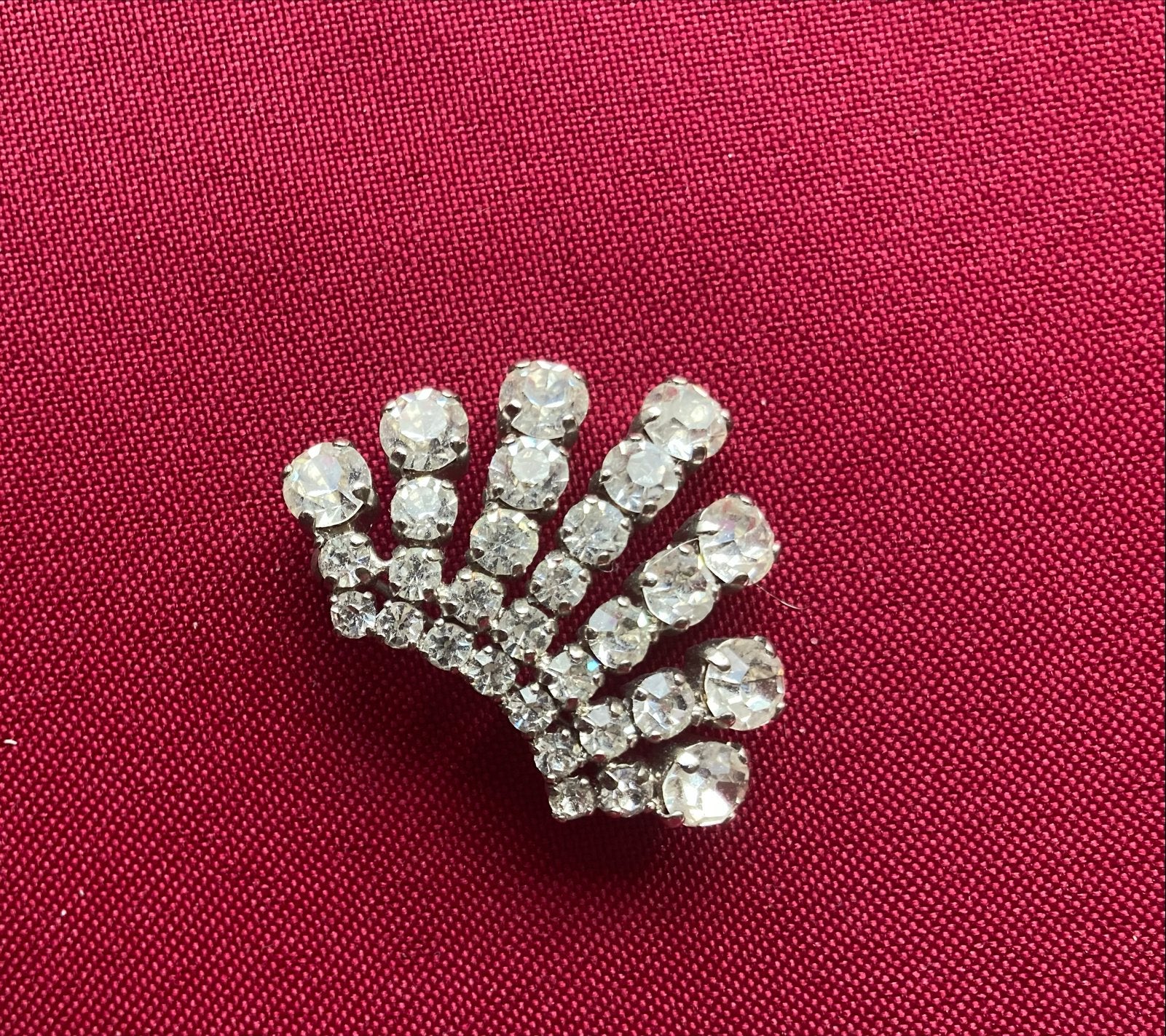Vintage Broche met Strass Steentjes - Elegant Design, Overige materialen, 4 tot 7 cm, Gebruikt, Ophalen of Verzenden