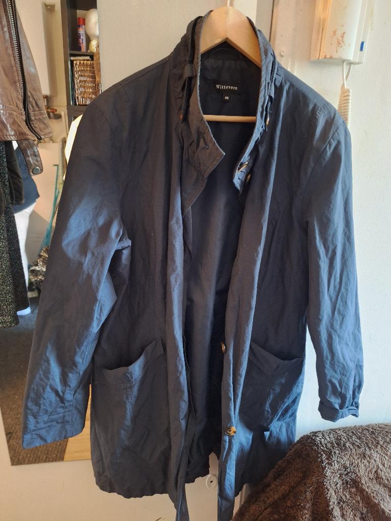 Blauwe halflange dunne waterafstotend jas, maat XL/46, Kleding | Dames, Ophalen of Verzenden, Gedragen, Maat 46/48 (XL) of groter