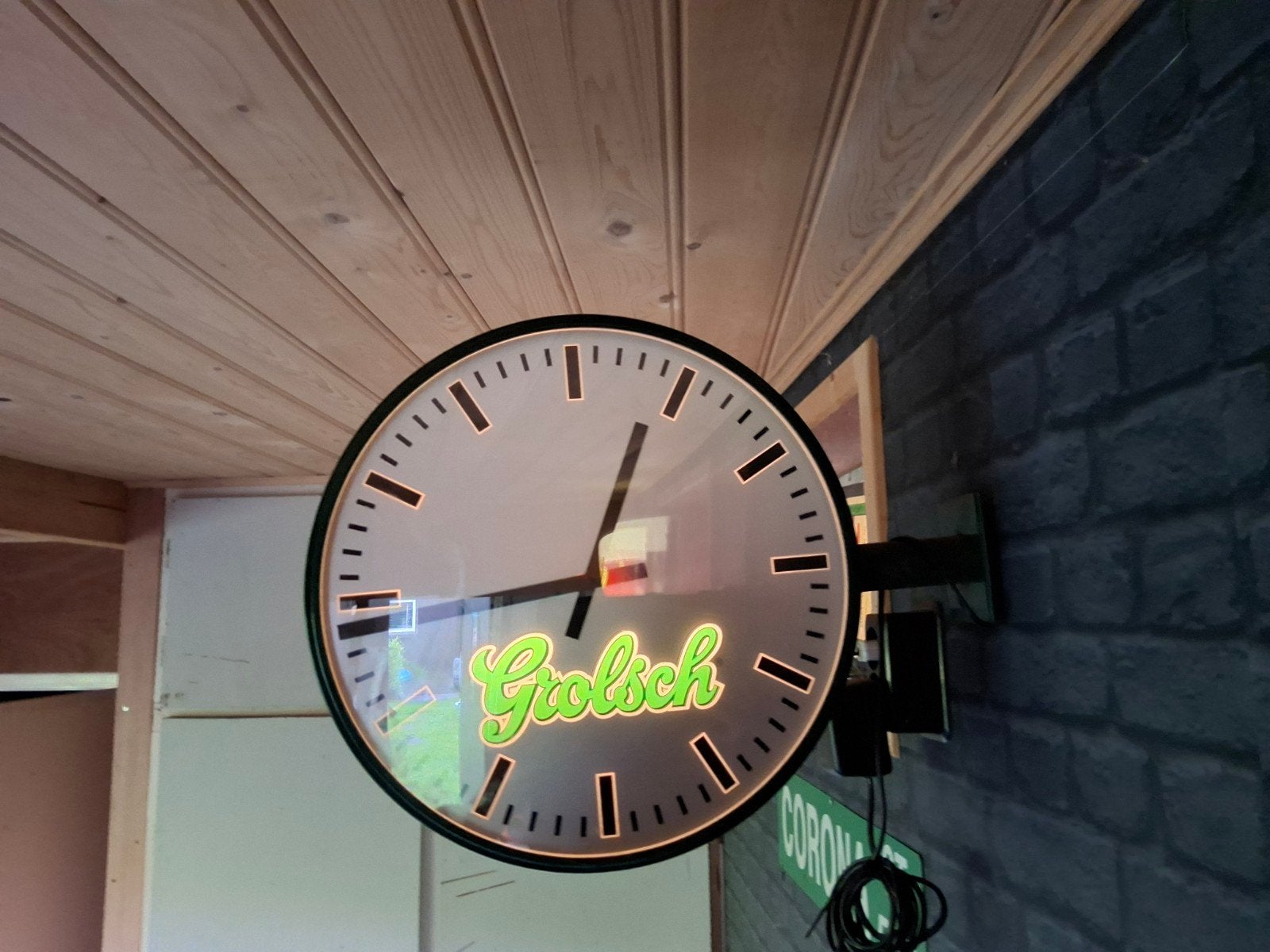 Grolsch Lichtbak Klok - Unieke Wanddecoratie, Ophalen, Zo goed als nieuw, Analoog, Wandklok