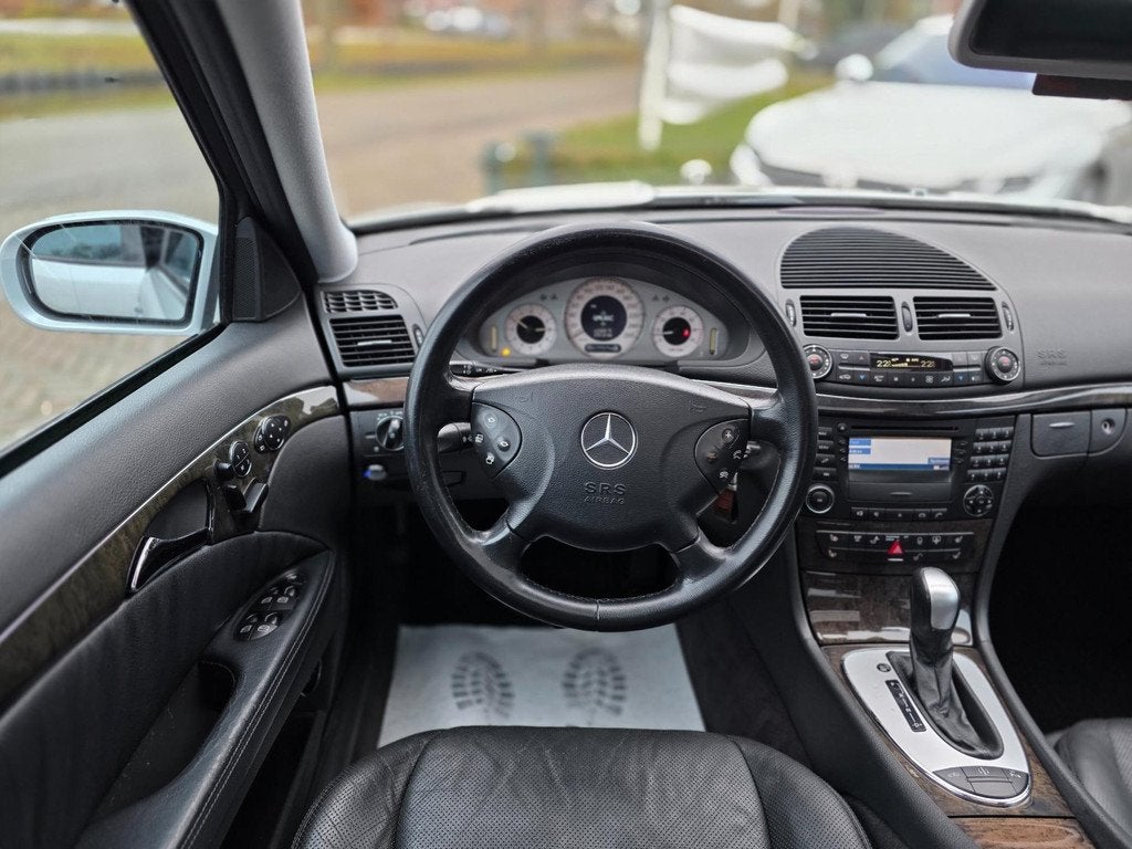 Mercedes-Benz E-klasse 500 advantgarde |AMG|Youngtimer|2de e, Auto's, Mercedes-Benz, Achterwielaandrijving, Gebruikt, Leder, Bedrijf