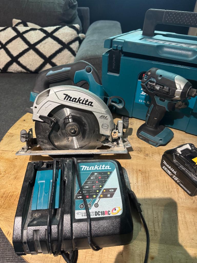 Makita gereedschap, Doe-het-zelf en Verbouw, Gereedschap | Boormachines, Ophalen of Verzenden, Zo goed als nieuw, Boor- en Schroefmachine
