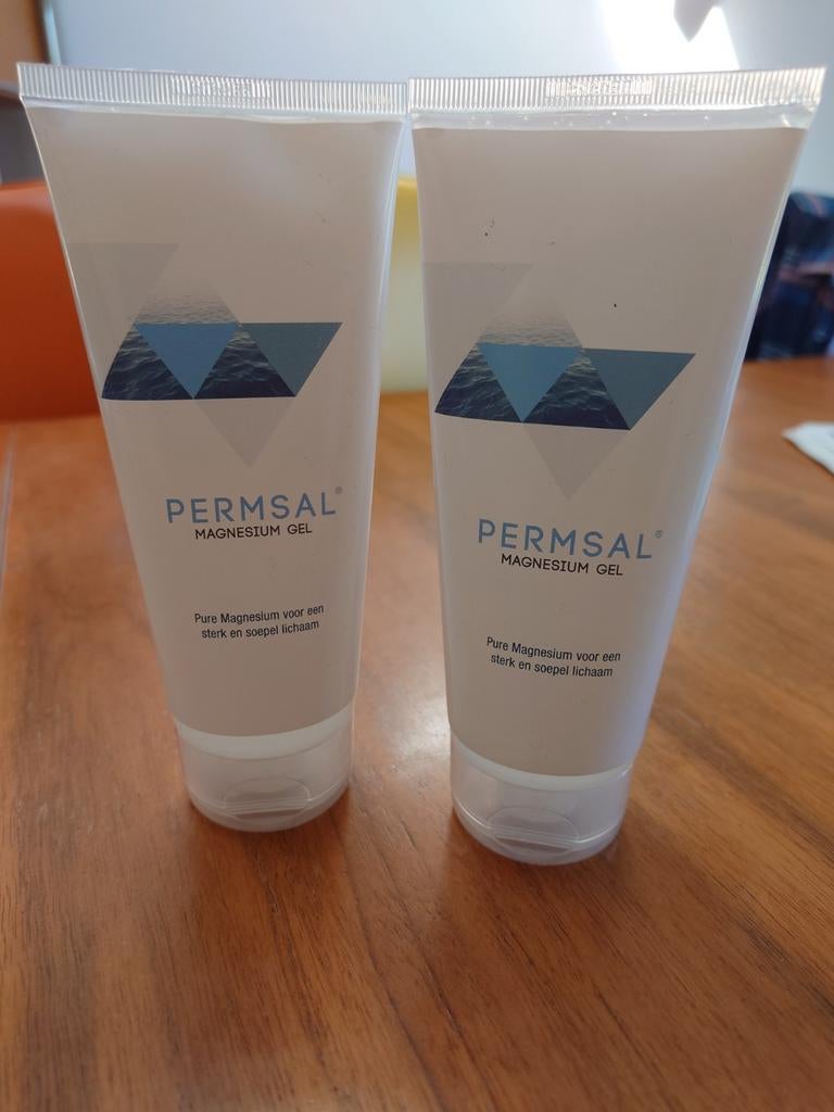 2tubes permsal zechsal magnesium gel  nu €10 per 2, Ophalen of Verzenden, Nieuw, Gehele gezicht