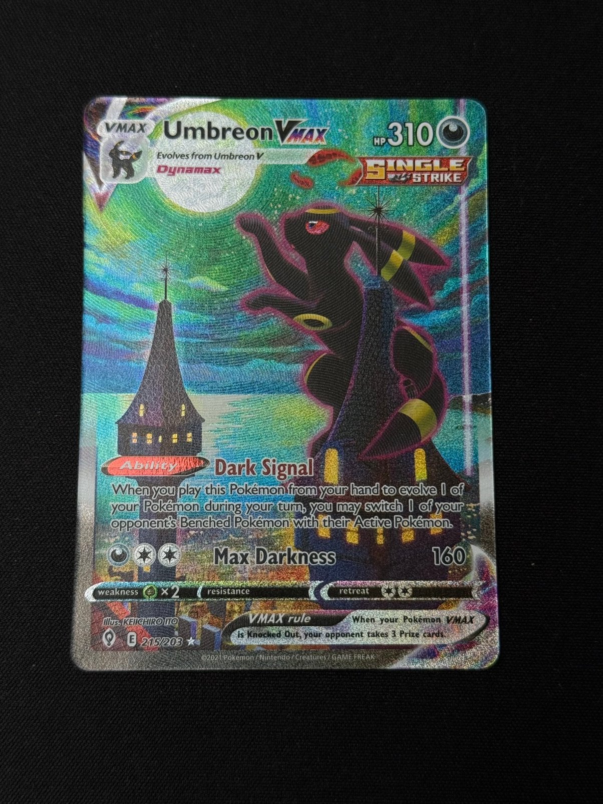 Umbreon VMAX 215  #2, Ophalen of Verzenden, Zo goed als nieuw, Losse kaart