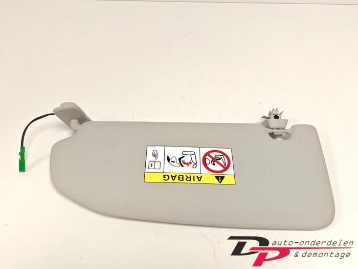 Zonneklep van een Volvo XC40, Gebruikt, -, -, Ophalen of Verzenden