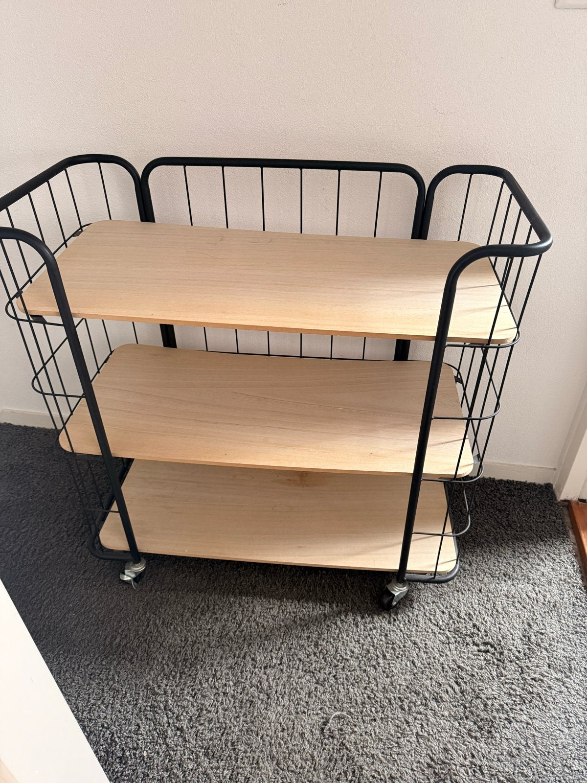 Nette serveertrolley met 3 planken - 82x84x41 cm, Ophalen, Gebruikt, Zwart, Metaal