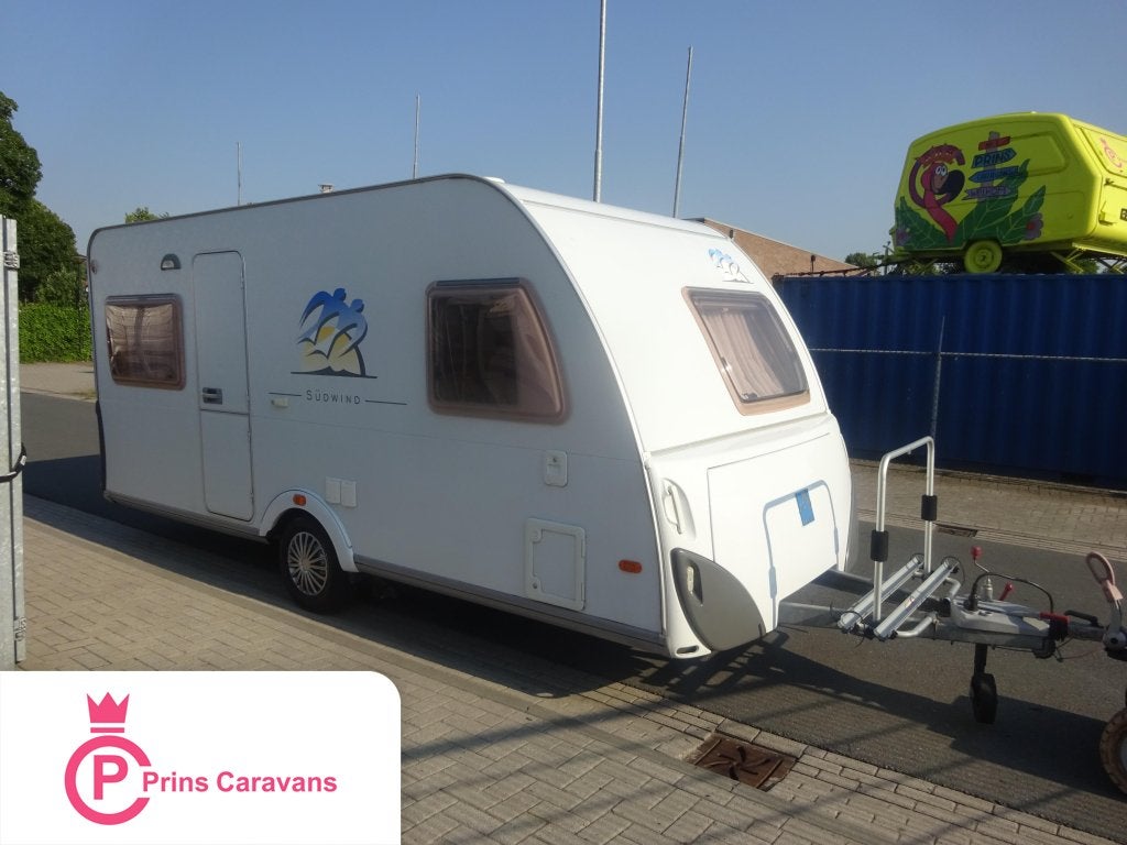 Knaus Sudwinf 450 FU met Mover, Rondzit, Bedrijf, Overige typen, 4 tot 5 meter