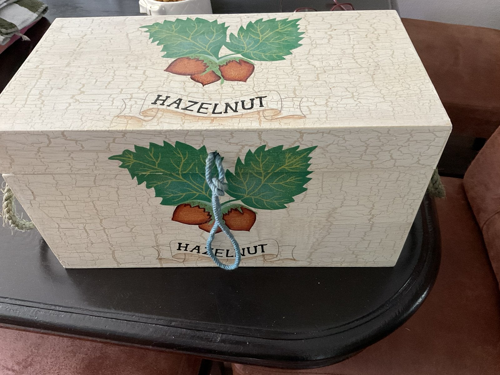 Hazelnoot kistje, Ophalen, Zo goed als nieuw, Minder dan 50 cm