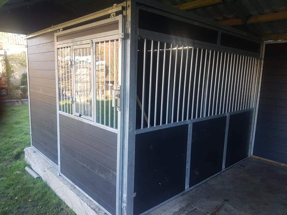 Stallen paardenstal ponystal Dekker Stal en Constructie, Dieren en Toebehoren, Stalling, 2 of 3 paarden of pony's
