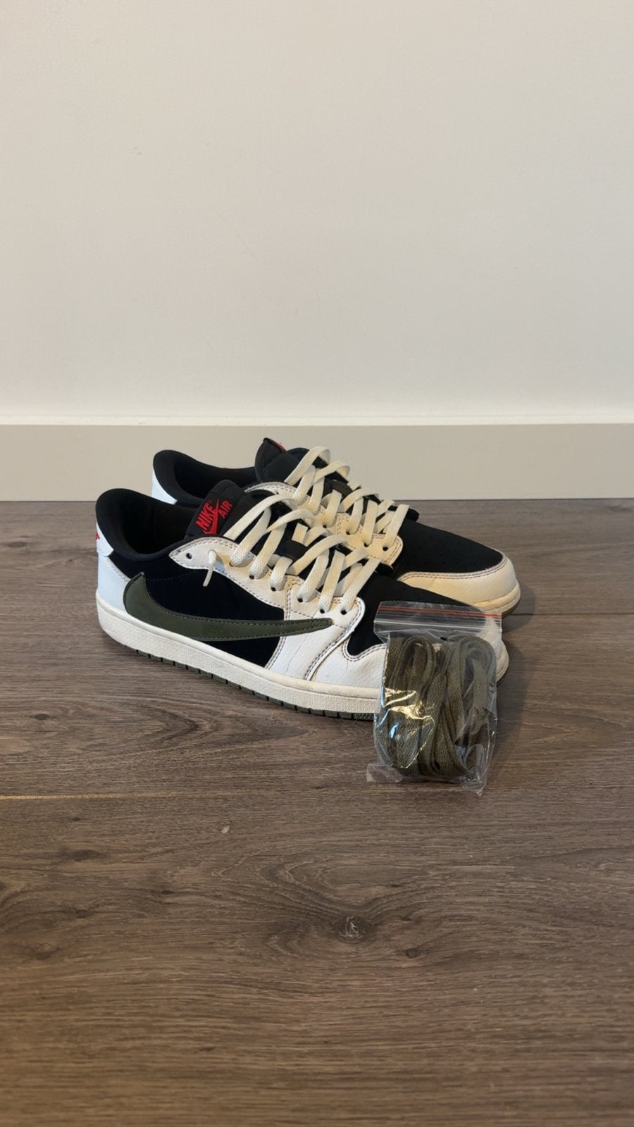 Jordan 1 Low Travis Scott Olive - Maat 44, Overige kleuren, Verzenden, Sneakers of Gympen, Zo goed als nieuw