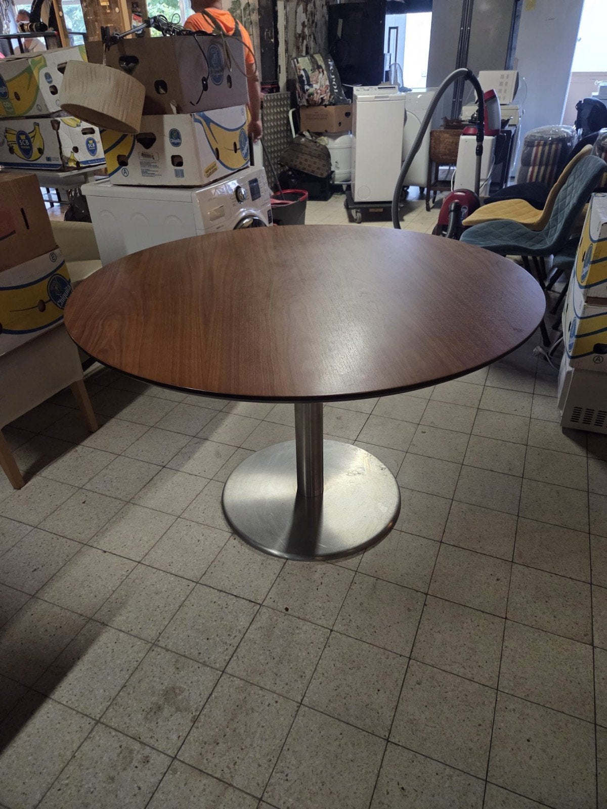 mooie moderne eettafel in nieuwstaat sb kringloop, Ophalen, Zo goed als nieuw, Rechthoekig, 50 tot 100 cm