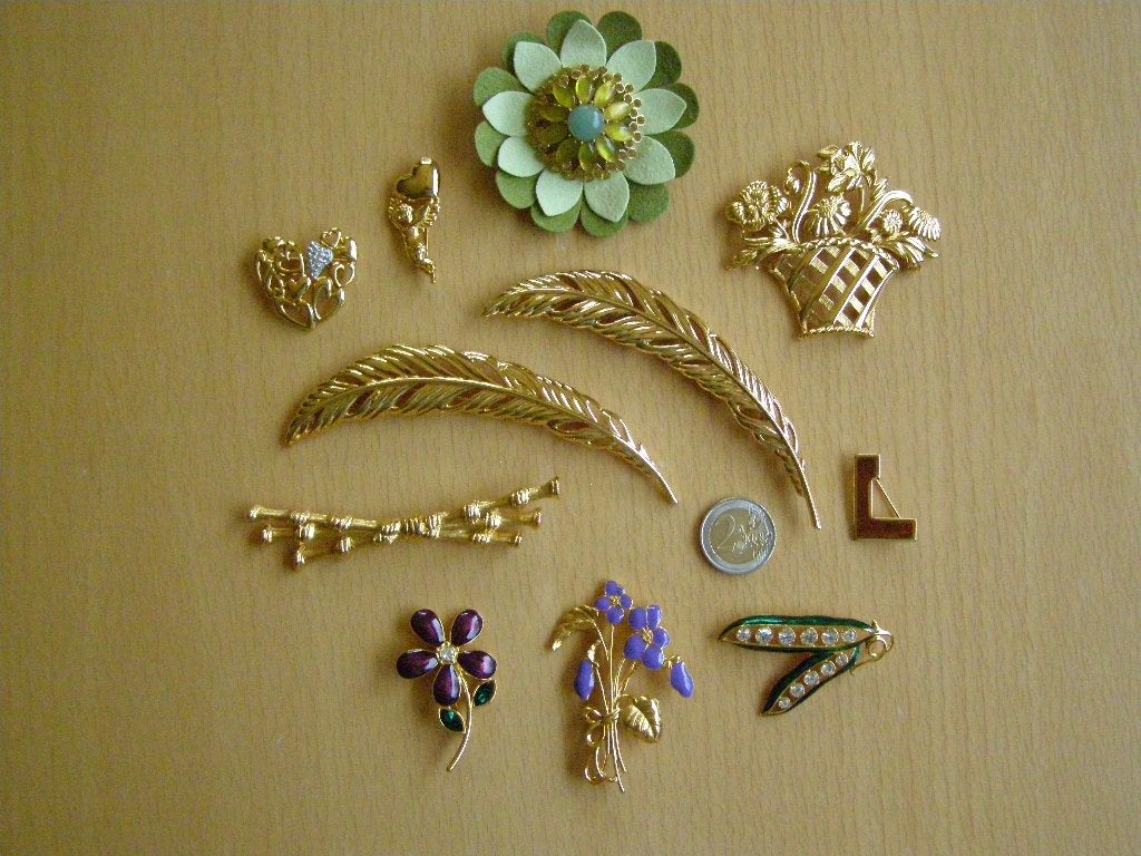 BROCHES MONET VINTAGE MODE SIERADEN COSTUME JEWELRY, Overige materialen, 4 tot 7 cm, Overige kleuren, Ophalen of Verzenden