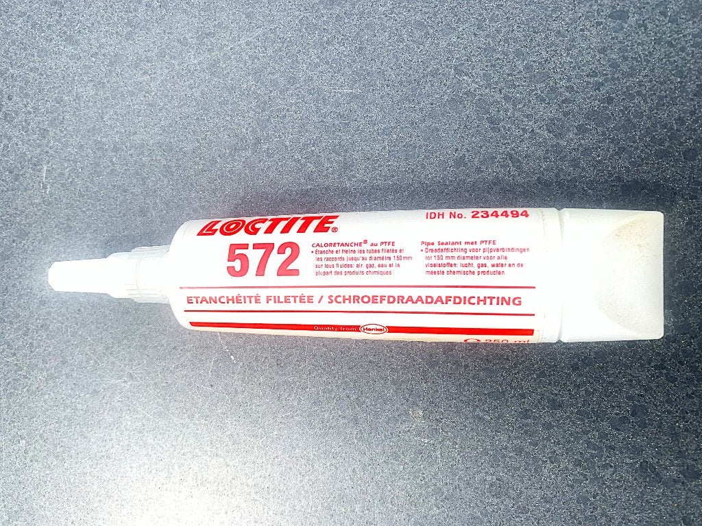 Loctite 572. Tube 250 ml. Voor gas en luchtafdichtingen, 100 liter of meer, Ophalen of Verzenden, Nieuw, Minder dan 200 liter/min