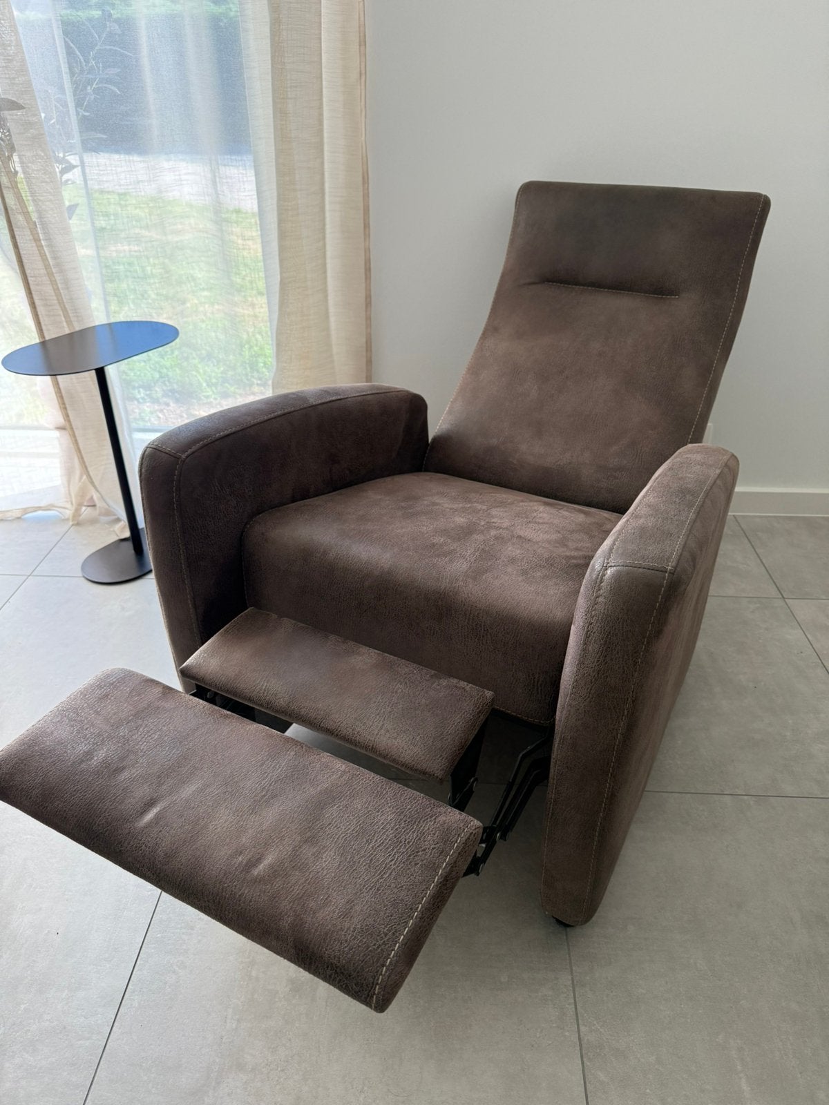 Fauteuil van bruin suede leer, Ophalen, Zo goed als nieuw, 50 tot 75 cm, Leer