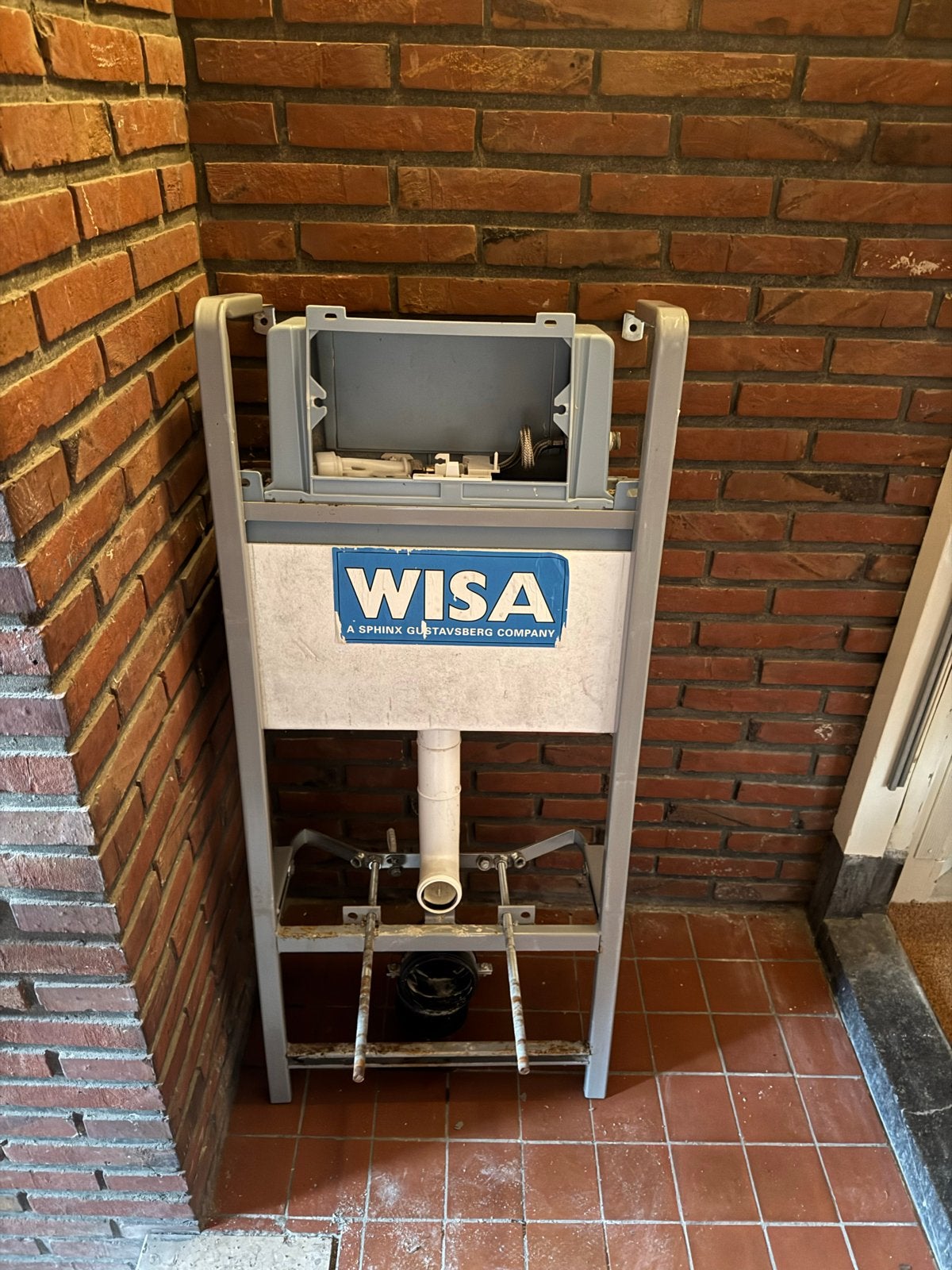 GRATIS AFHALEN WISA inbouwreservoir voor toilet - Gebruikt, Doe-het-zelf en Verbouw, Sanitair, Ophalen, Gebruikt, Toilet