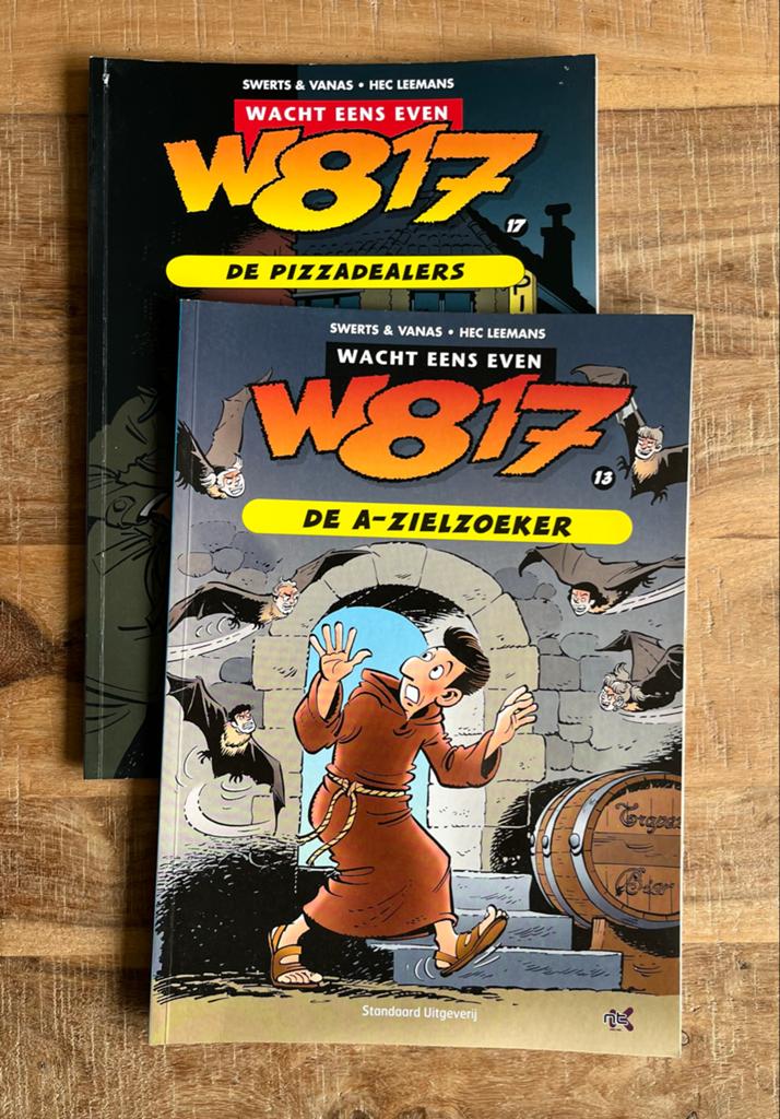 W817 - De Pizzadealers & De A-Zielzoeker (2 strips), Boeken, Stripboeken, Meerdere stripboeken, Ophalen of Verzenden, Zo goed als nieuw